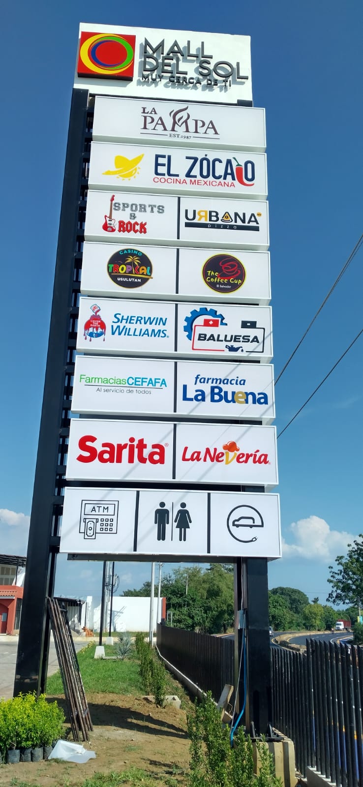 Tótems, Banderolas y Carteles